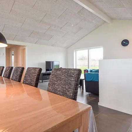 Дом отдыха 4 Bedroom Awesome Home In Faaborg Фоборг