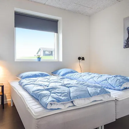 4 Bedroom Awesome Home In Faaborg * Фоборг