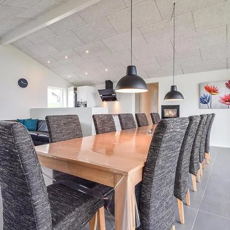 4 Bedroom Awesome Home In Faaborg Дом отдыха *
