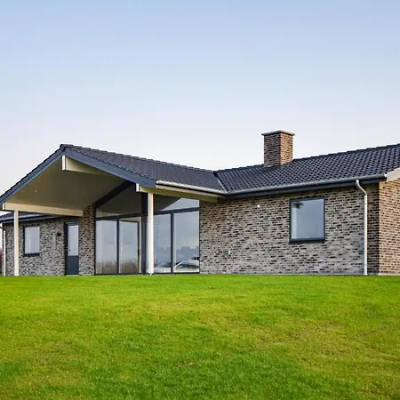 4 Bedroom Awesome Home In Faaborg Дом отдыха